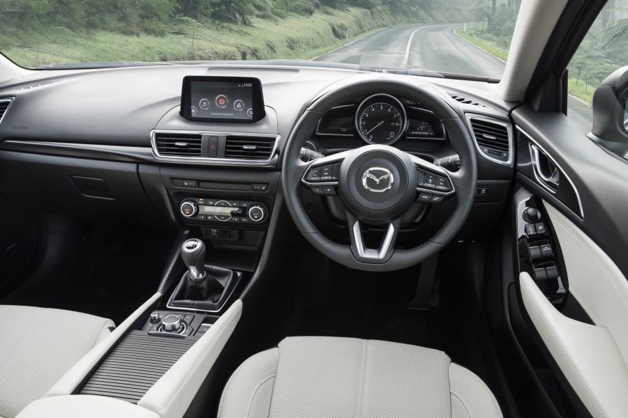 Торпедо Mazda3 SP25 Astina Hatchback 2016 года  (AU) (фото 16 из 22)
